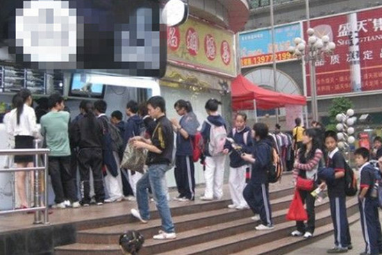 思明集美区嘿漫夫妻用品24小时无人自助售卖店生意火爆惹人“非议”