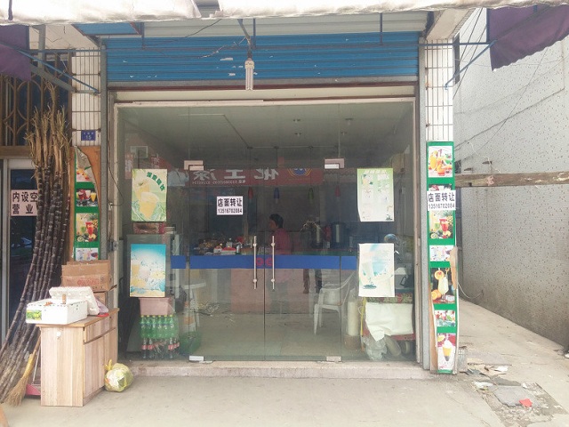 中国电子商务发展速度超过欧美国家，随着互联网的技术成熟的冲击下，中国的实体零售并没有真正源远流长的百年老店铺。